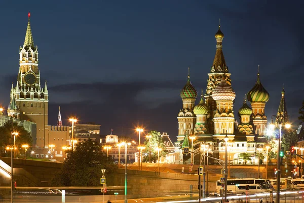 Kreml moskiewski po zachodzie słońca — Zdjęcie stockowe
