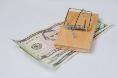 Amerikan doları ve fare kapanı.