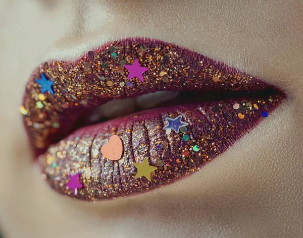 Close-up female lips, makeup, sparkles, glamor, fashion, lipstick. Macro shot of lips, flicker. Stars and month — Stock Photo, Image