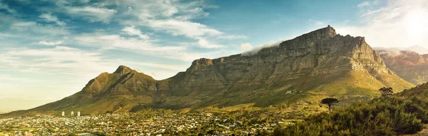 High resolution panorama of the iconic world wonder, table mountain — Stock Photo, Image