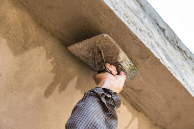  işçi plasterize tavan ve duvar beton