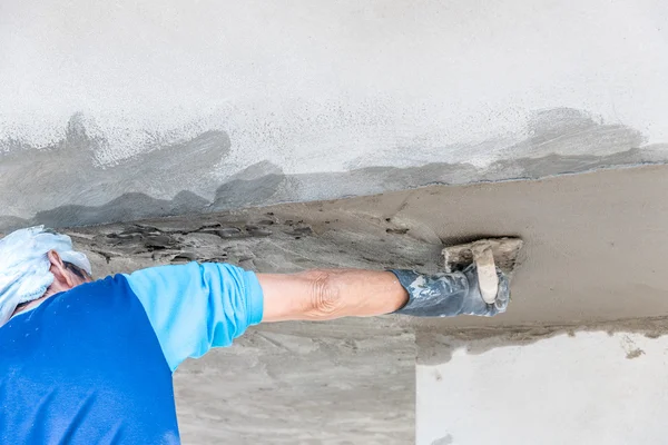  işçi plasterize tavan ve duvar beton