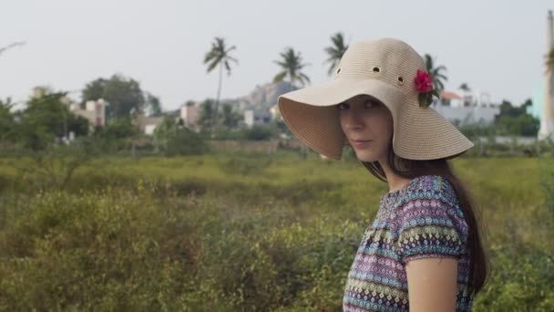 Smiling Caucasian Girl Posing Outdoors Country Background Wearing Wide Brimmed — Stock Video