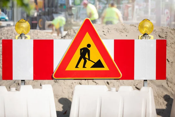 Road Repair Sign in the City Street — Stock Photo, Image