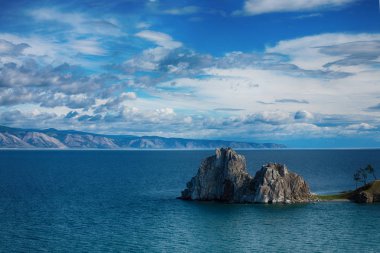 Shamanka Rock, Baykal Gölü üzerinde Adası Olkhon