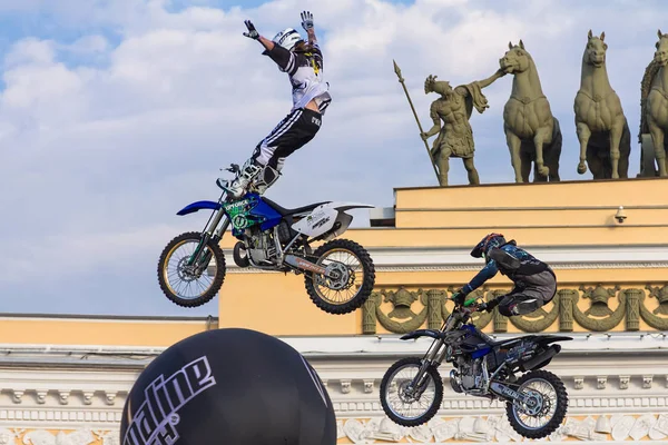 Adrenaliny Fmx show w pałacu w Sankt Petersburgu — Zdjęcie stockowe