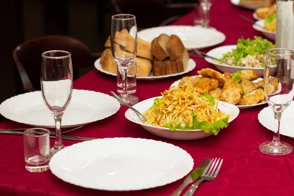 Ensalada Patata Con Verduras Mesa —  Fotos de Stock