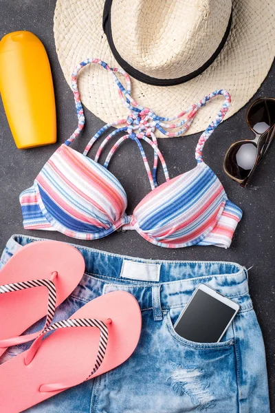 Summer background with beach accessories. — Stock Photo, Image