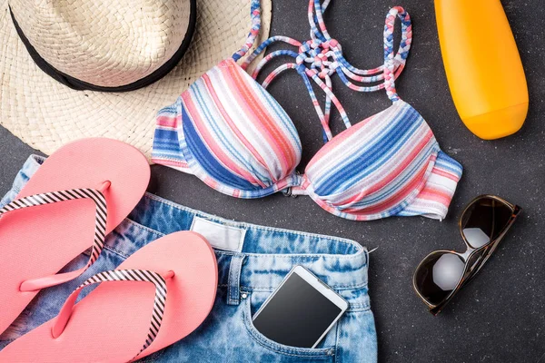 Summer background with beach accessories. — Stock Photo, Image