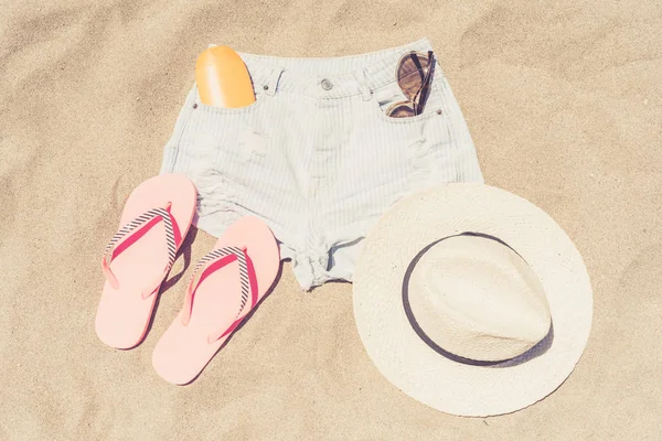 Vrouwen beach of zomer outfit — Stockfoto