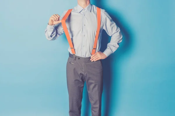 Retrato Jovem Homem Elegante Contra Fundo Azul — Fotografia de Stock