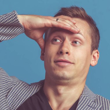 Duygusal yüz genç yakışıklı erkeklerle portresi