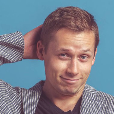 Duygusal yüz genç yakışıklı erkeklerle portresi