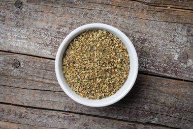 Beyaz kase kuru mercanköşk