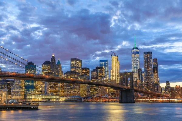 New York from the Brooklyn Bridge Park — Stock Photo, Image