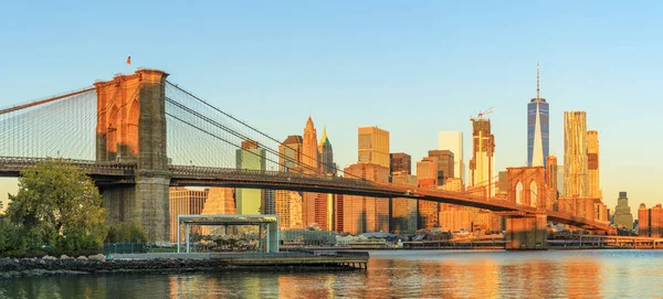 Нью-Йорк від Brooklyn Bridge Park — стокове фото