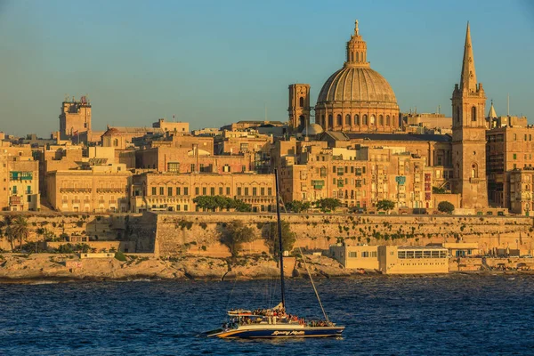 Valetta skyline i solnedgången, Malta — Stockfoto