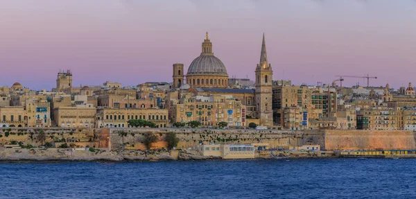 Valetta skyline i solnedgången, Malta — Stockfoto