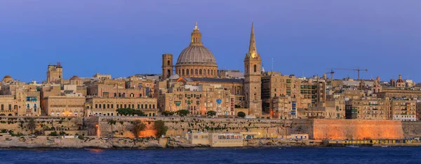 Valetta skyline i solnedgången, Malta — Stockfoto