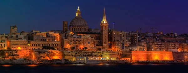 Валетта skyline на заході сонця, Мальта — стокове фото