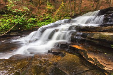 Beecher Creek yan görünüm