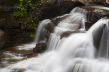 Beecher Creek Falls yan görünüm
