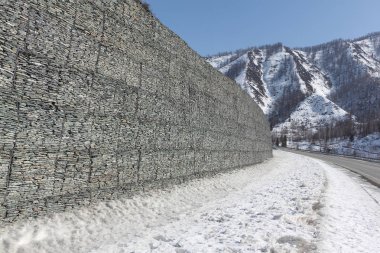 Gabion - dağ yolu den kayalık bileğinin korunması