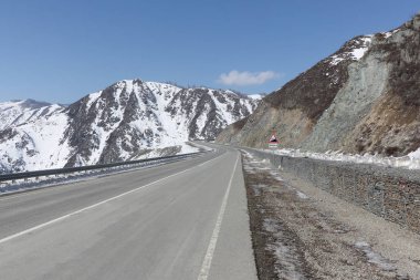 Gabion - dağ yolu den kayalık bileğinin korunması