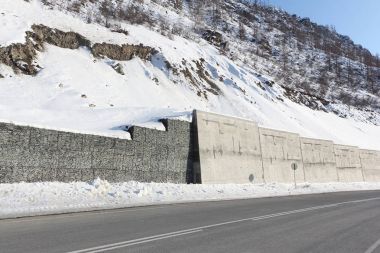 Gabion - dağ yolu den kayalık bileğinin korunması