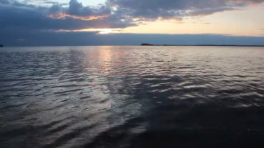 Sunset bulvarında göl. OB nehir, Sibirya, Rusya Federasyonu 