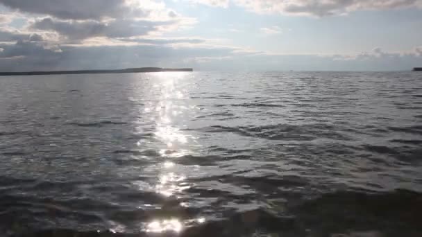 Puesta de sol en el embalse. Río Ob, Siberia, Rusia — Vídeos de Stock