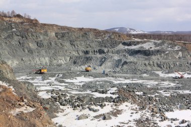 Mineraller açık çukur, taş ocağı, Rusya tarafından çıkarılması