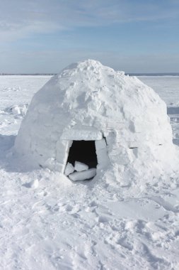 Kışın, Novosibirsk, Ru bir karlı glade Igloo ayakta