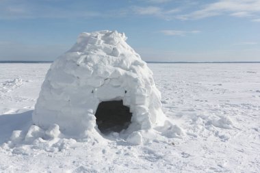 Kışın, Novosibirsk, Ru bir karlı glade Igloo ayakta
