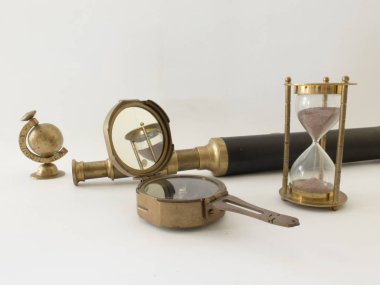 Korsanlar ve pirinç beyaz ba üzerinde gelen yolcular özniteliklerini