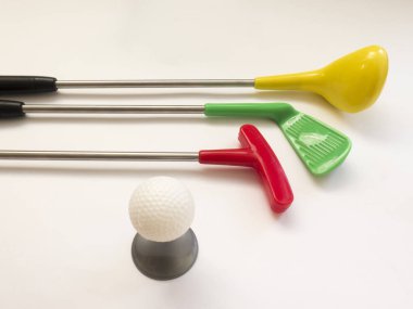 Üç Golf Kulüpleri - ahşap, Golf sopası, demir ve bir top