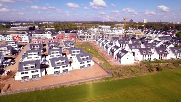 Nieuwe huisvesting nederzetting — Stockvideo