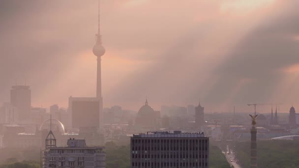 日の出ベルリンのスカイライン — ストック動画