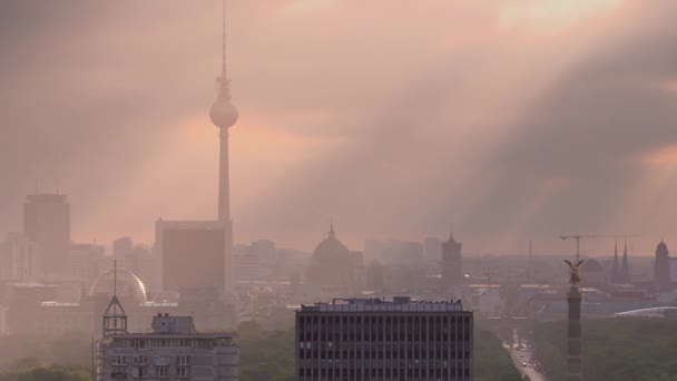 Panoramę Berlina Wschodzie Słońca — Wideo stockowe