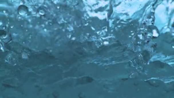 Агітована Поверхня Води Розщеплюється Бульбашка Зростає Повільному Русі — стокове відео