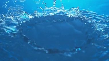 Damla su Falls çalkantılı suya