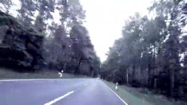 Araba bir yolda sollama