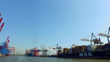 Konteyner gemileri eklentiyi veya Burchartkai ve Eurokai, Almanya Hamburg liman içinde onların kargo yük.