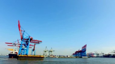 Konteyner gemileri eklentiyi veya Burchartkai ve Eurokai, Almanya Hamburg liman içinde onların kargo yük.