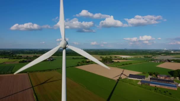 Luchtfoto Van Windturbines Een Landelijke Omgeving Opwekking Van Groene Energie — Stockvideo