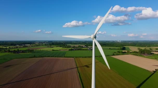 Flygfoto Vindkraftverk Ett Landsbygdsområde Som Genererar Grön Energi Hälsosam Miljö — Stockvideo