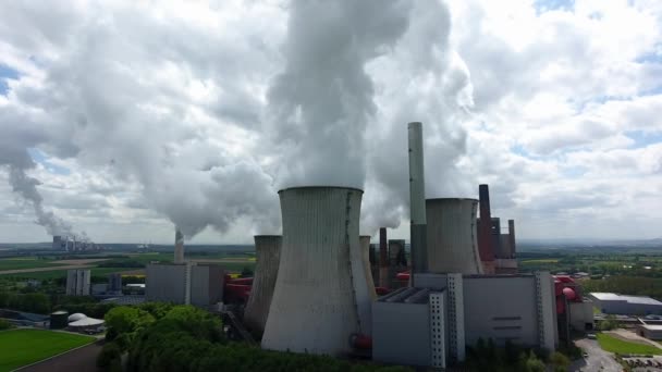 Flygfoto Över Koleldade Kraftverk Koleldade Kraftverk Nära Köln Tyskland Avger — Stockvideo