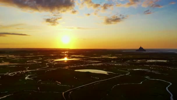 Fransa Mont Saint Michel Iniş Uçuşunun Havadan Görüntüsü — Stok video