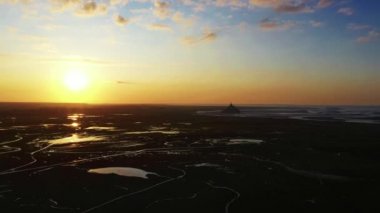  Fransa, Sunset 'te Le Mont-Saint-Michel' in Panorama Vuruşu