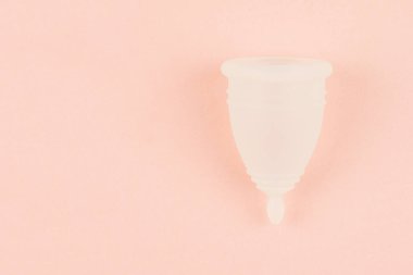 Pembe arka plandaki regl bardağını kapat.